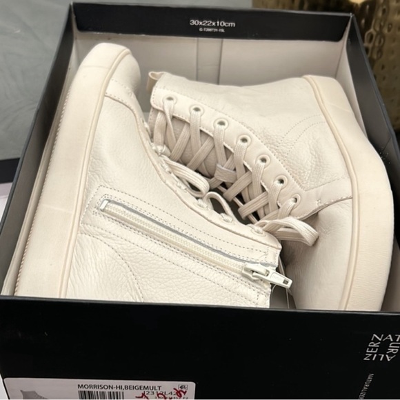 Naturalizer  Morrison Hi Water-Repellent (WIDE) - Picture 2 of 13